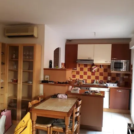 شقة Centre Saint-raphael *